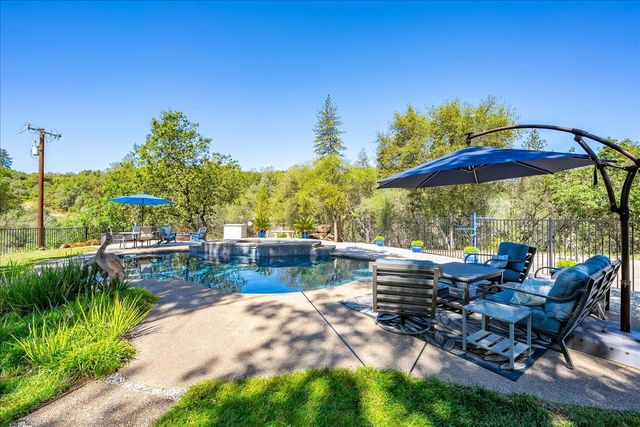 4521 Cross Creek Rd, Cool, CA 95614