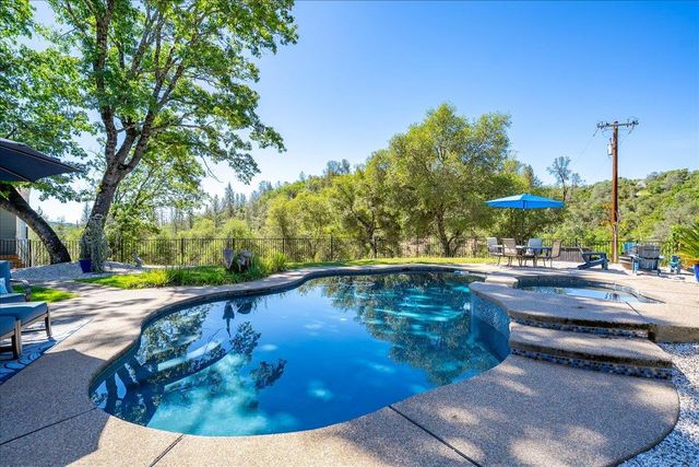 4521 Cross Creek Rd, Cool, CA 95614