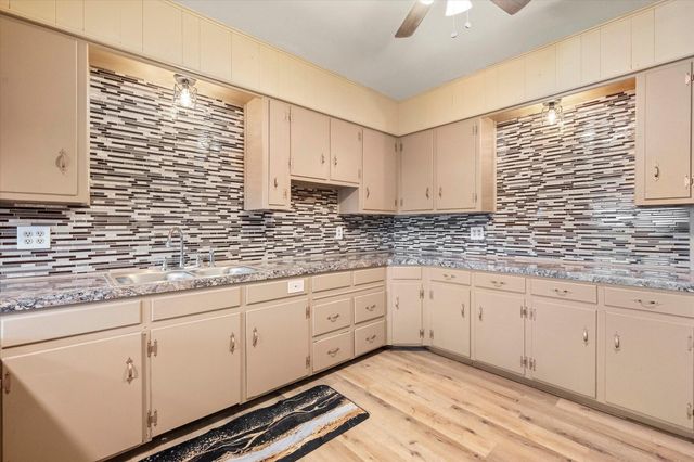 1505 Austin Street, Levelland, TX 79336