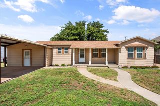 1505 Austin Street, Levelland, TX 79336