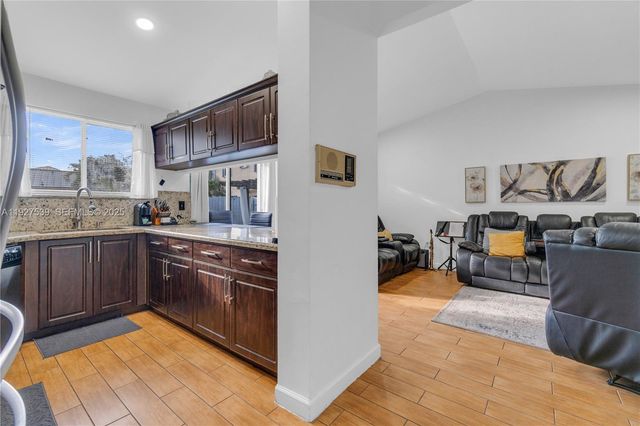 15529 SW 99th Ter, Miami, FL 33196