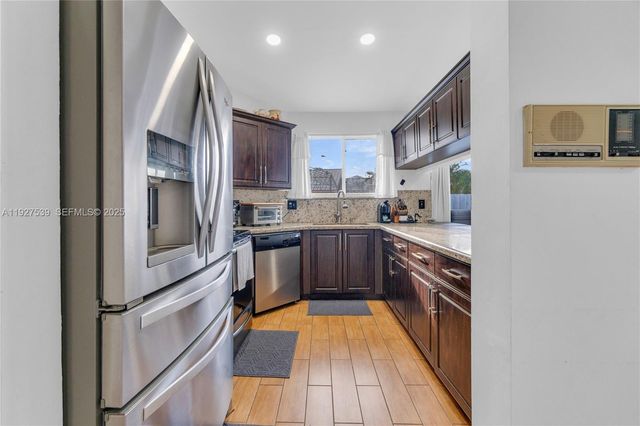 15529 SW 99th Ter, Miami, FL 33196