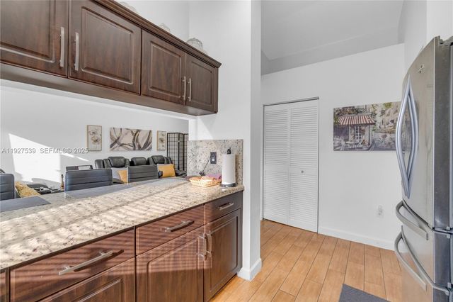 15529 SW 99th Ter, Miami, FL 33196