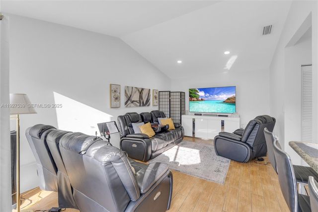 15529 SW 99th Ter, Miami, FL 33196