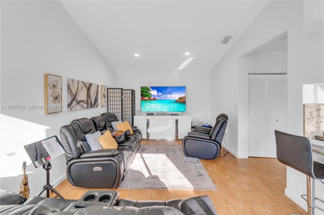 15529 SW 99th Ter, Miami, FL 33196