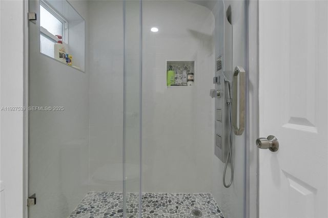 15529 SW 99th Ter, Miami, FL 33196