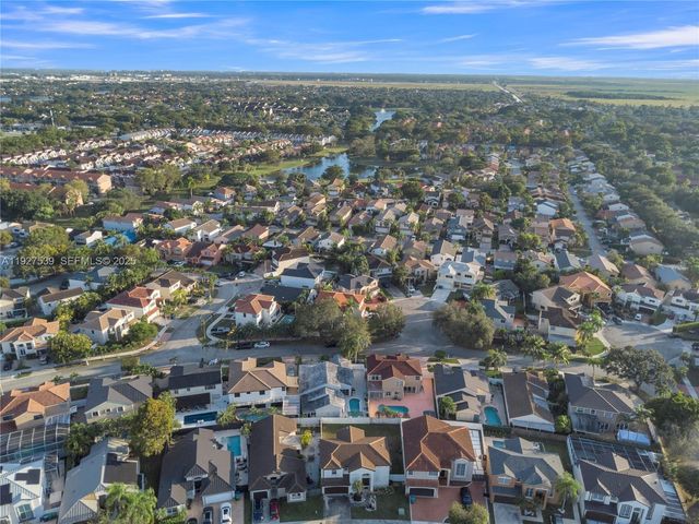 15529 SW 99th Ter, Miami, FL 33196