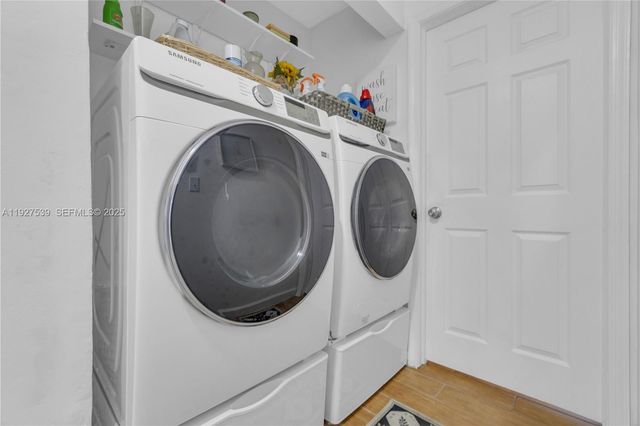 15529 SW 99th Ter, Miami, FL 33196