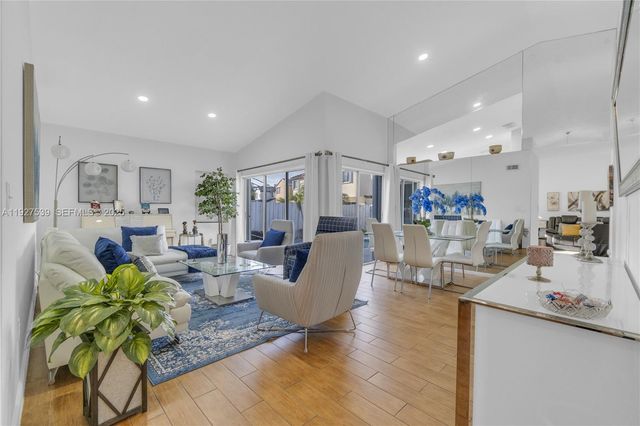 15529 SW 99th Ter, Miami, FL 33196