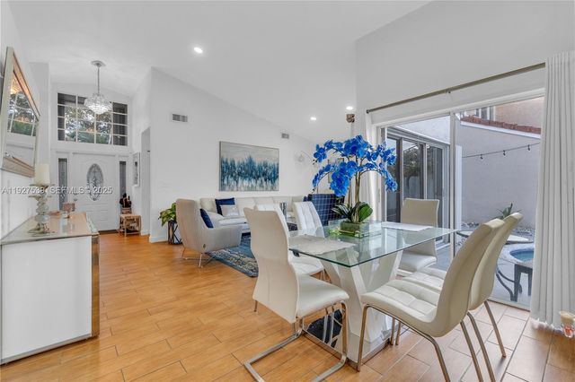 15529 SW 99th Ter, Miami, FL 33196