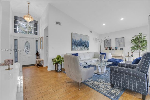 15529 SW 99th Ter, Miami, FL 33196