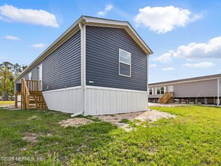 285 TARPON Boulevard, Palatka, FL 32177