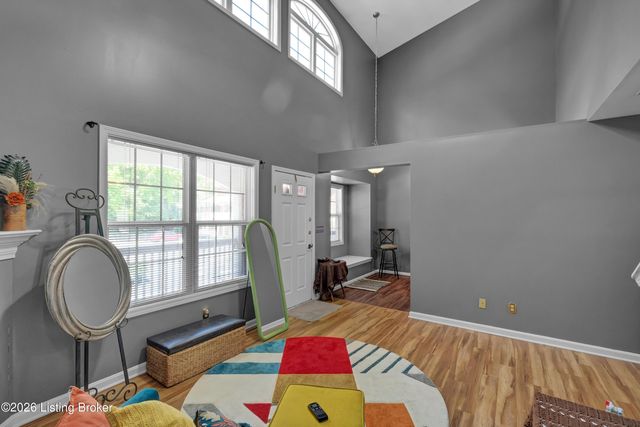 225 Crescent Hill Pl 211, Louisville, KY 40206