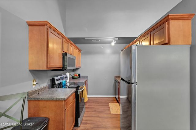 225 Crescent Hill Pl 211, Louisville, KY 40206