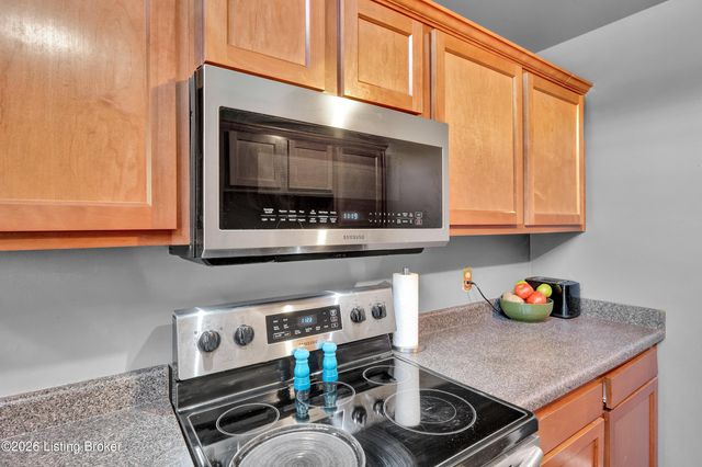 225 Crescent Hill Pl 211, Louisville, KY 40206