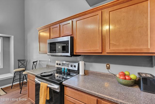 225 Crescent Hill Pl 211, Louisville, KY 40206