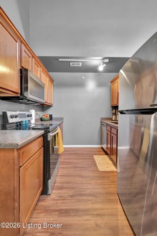 225 Crescent Hill Pl 211, Louisville, KY 40206