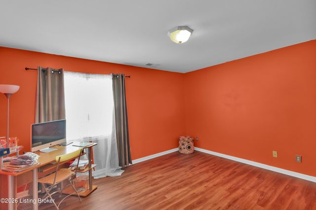 225 Crescent Hill Pl 211, Louisville, KY 40206
