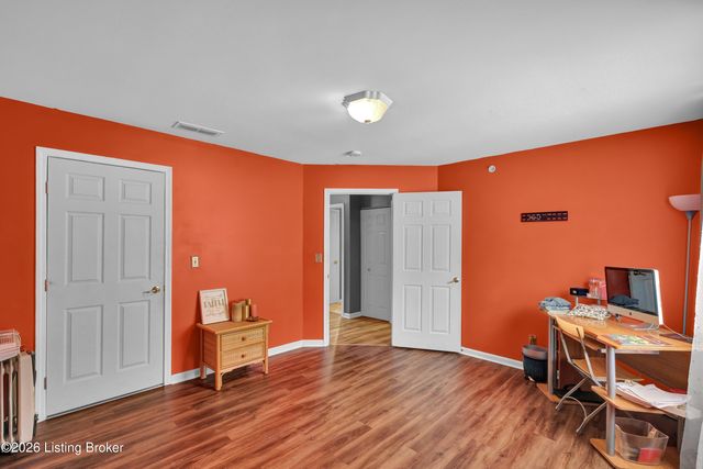 225 Crescent Hill Pl 211, Louisville, KY 40206
