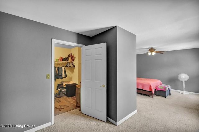 225 Crescent Hill Pl 211, Louisville, KY 40206