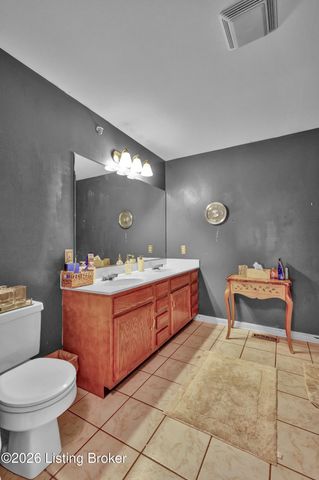 225 Crescent Hill Pl 211, Louisville, KY 40206
