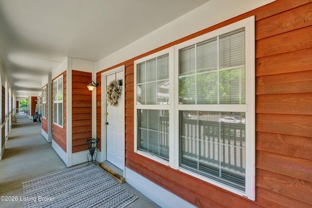 225 Crescent Hill Pl 211, Louisville, KY 40206