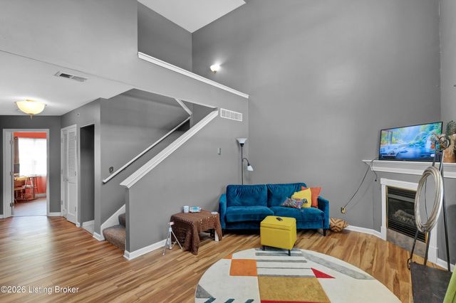 225 Crescent Hill Pl 211, Louisville, KY 40206