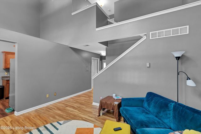 225 Crescent Hill Pl 211, Louisville, KY 40206