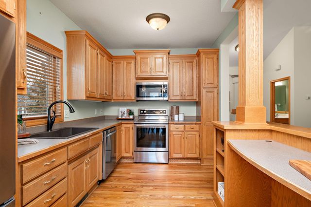 11466 Preserve Lane N, Champlin, MN 55316