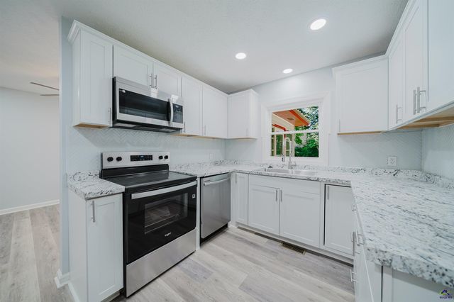 214 Oak Ridge Drive, Byron, GA 31008