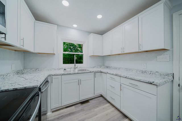 214 Oak Ridge Drive, Byron, GA 31008