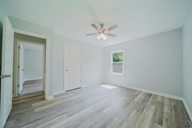 214 Oak Ridge Drive, Byron, GA 31008