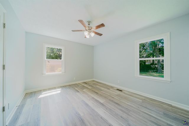 214 Oak Ridge Drive, Byron, GA 31008