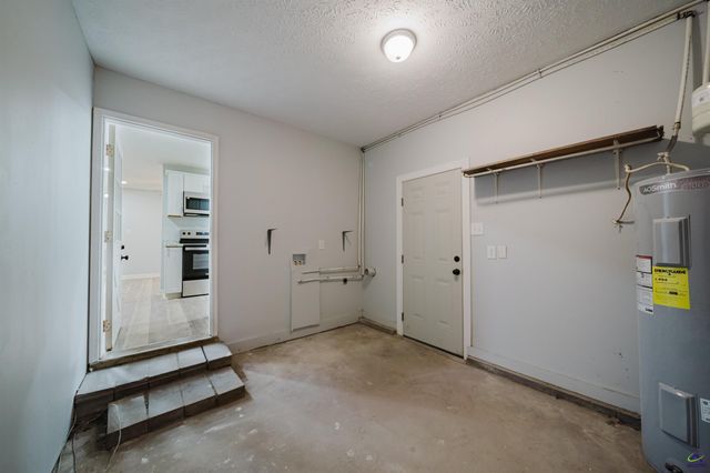 214 Oak Ridge Drive, Byron, GA 31008