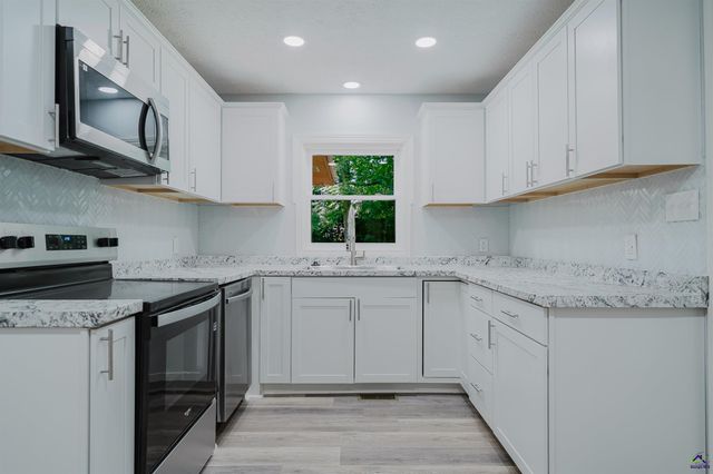 214 Oak Ridge Drive, Byron, GA 31008