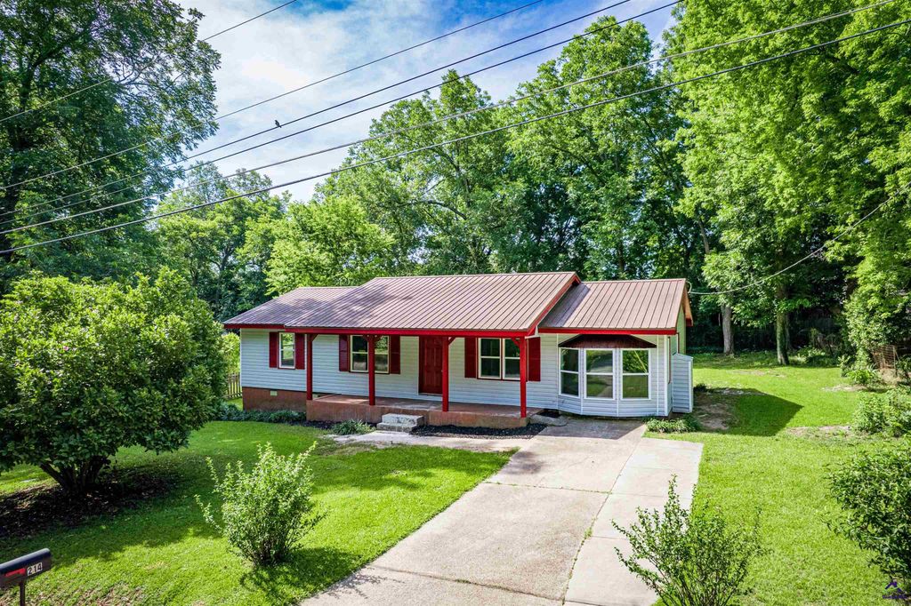 214 Oak Ridge Drive, Byron, GA 31008