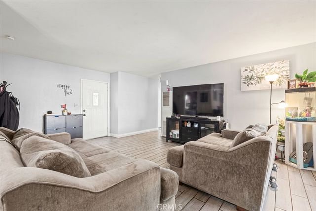 19450 Woodhill Street, Rialto, CA 92376
