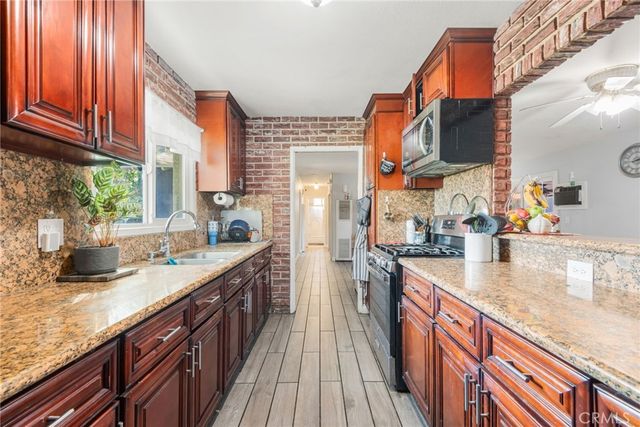 19450 Woodhill Street, Rialto, CA 92376