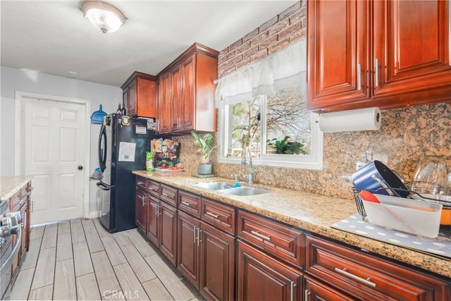 19450 Woodhill Street, Rialto, CA 92376