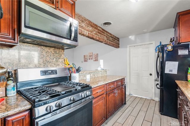 19450 Woodhill Street, Rialto, CA 92376