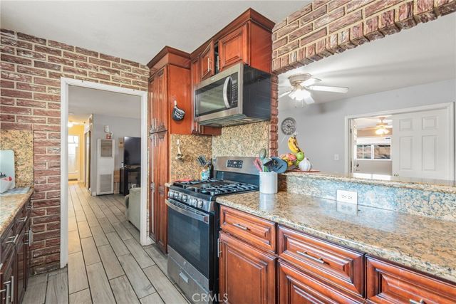 19450 Woodhill Street, Rialto, CA 92376