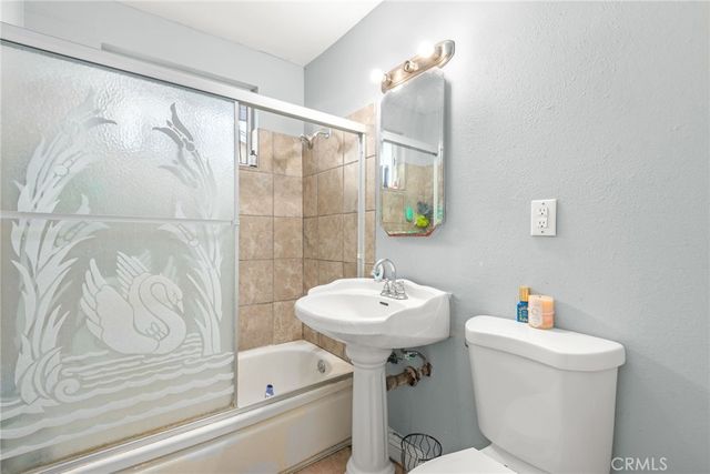 19450 Woodhill Street, Rialto, CA 92376