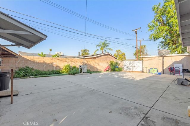 19450 Woodhill Street, Rialto, CA 92376