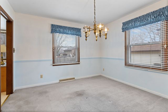 1726 Williamsburg Road, Rockford, IL 61107