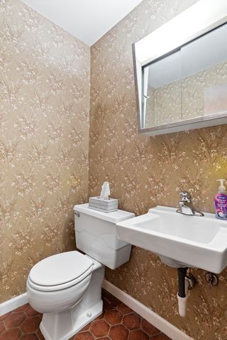 1726 Williamsburg Road, Rockford, IL 61107