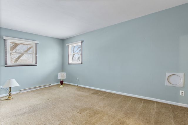 1726 Williamsburg Road, Rockford, IL 61107