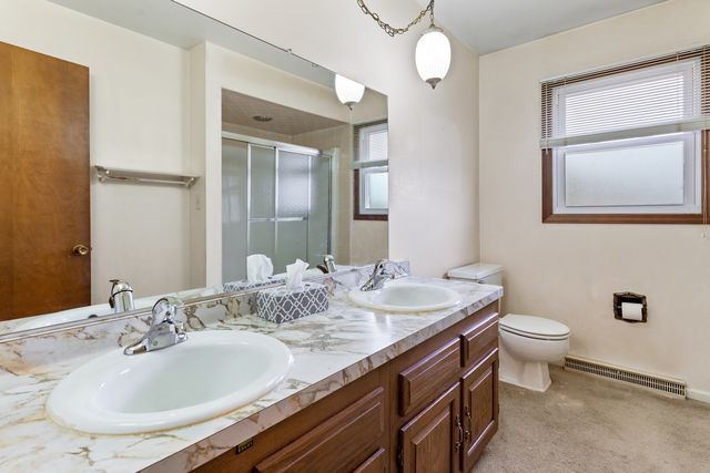 1726 Williamsburg Road, Rockford, IL 61107