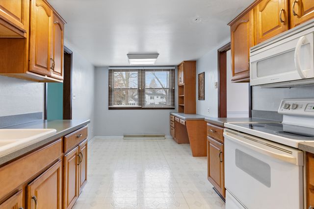 1726 Williamsburg Road, Rockford, IL 61107