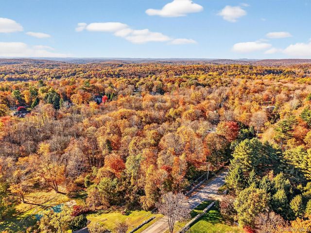 26 Elmwood Road, South Salem, NY 10590