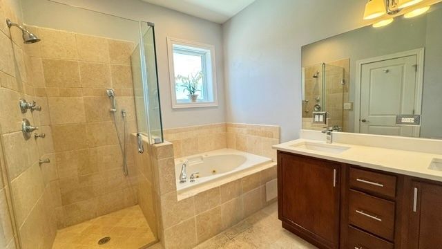 5642 N Broadway Street 3N, Chicago, IL 60660